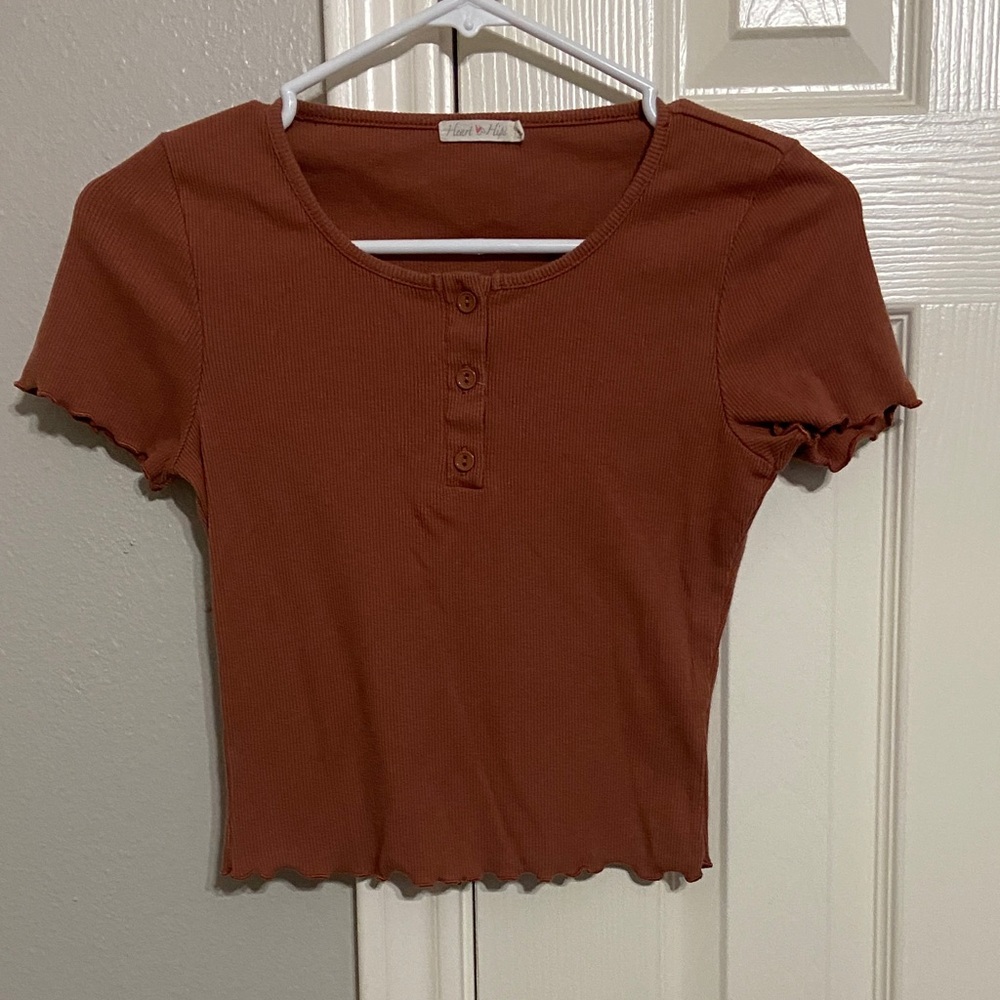Rust Ribbed Button-Front Crop Tee